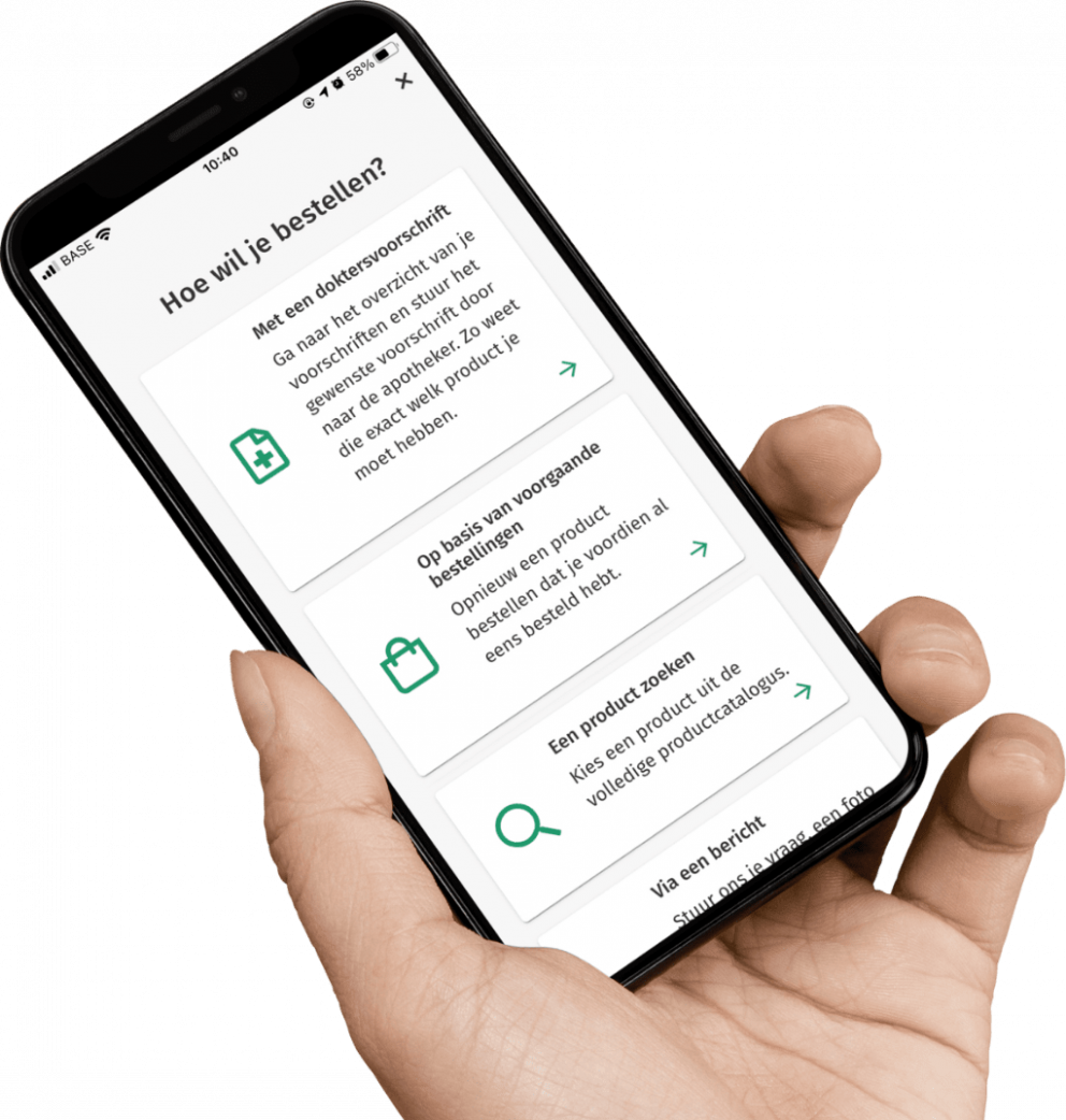Een hand die een smartphone vasthoudt met de Farmadd App van Apotheek Brasschaat